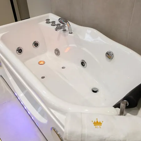 Apartamento Royal Jacuzzi On Krehivska 10 St *