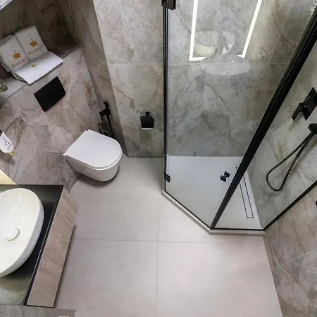 Royal Jacuzzi On Krehivska 10 St Apartamento Lviv